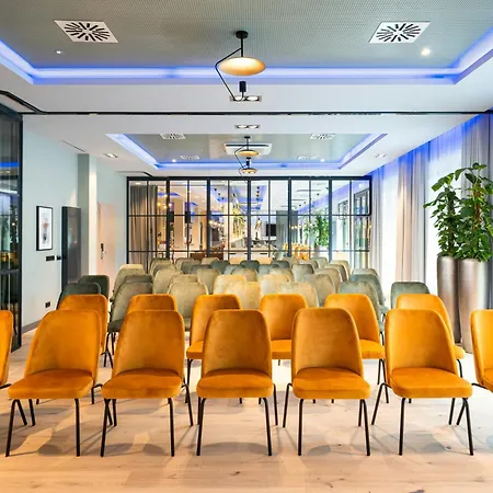 Leonardo Hotel Hamburg Altona-3